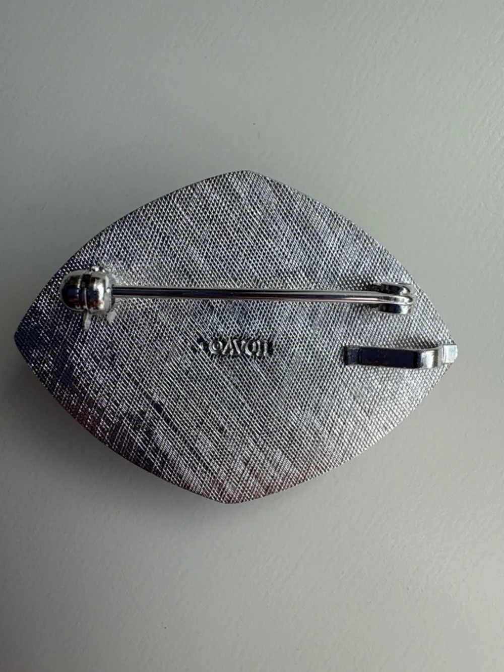 Set of 3 Vintage Avon Brooches - Picture 5 of 11
